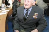 В Национальную самооборону пришел записываться 92-летний ветеран войны 