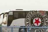 Фанаты в Баку забросали автобус с футболистами Партизана