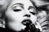 Мадонна показала свое фото топлес из бурной молодости