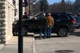 Собака за рулем Jeep Grand Cherokee стала виновницей ДТП. ВИДЕО