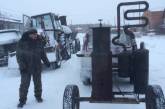 В России создали автомобиль, который ездит на дровах и навозе