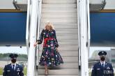 Жена Байдена выбрала для деловой встречи платье с цветами (ФОТО)