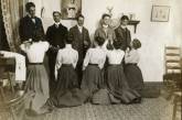 Этикет столетней давности: дамы приглашают кавалеров, 1900 г. ФОТО