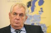 Президент Чехии: В Украине бандиты воюют с бандитами
