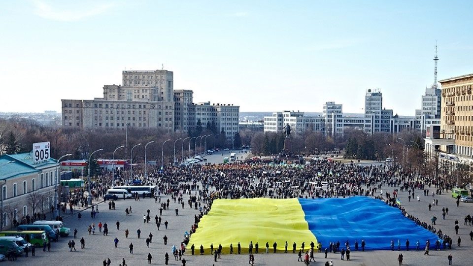Харьков говорит по-русски, расположен к России — и все же относится к Украине