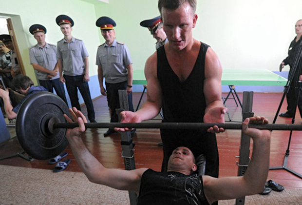 «Люди ломаются, плачут, сдаются» - пытки в российских тюрьмах стали правилом