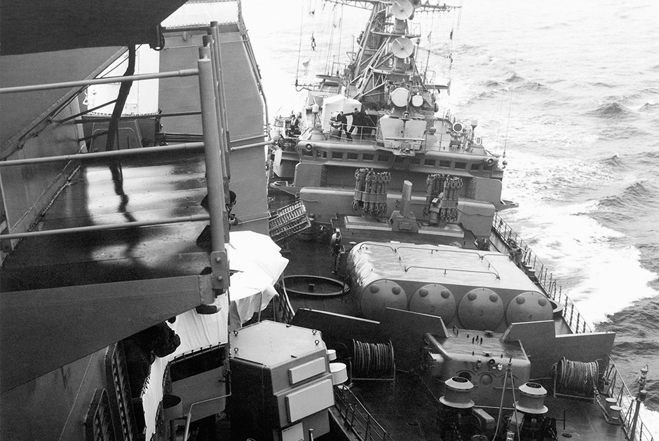 В шаге от войны: 32 года назад советский корабль протаранил американский крейсер у берегов Крыма