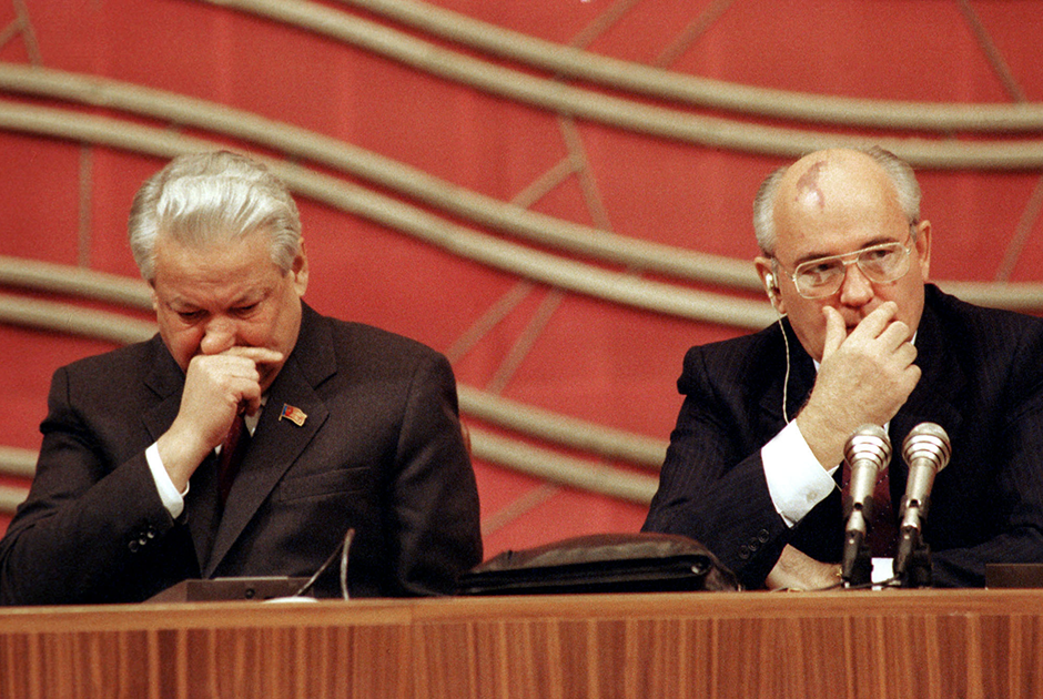 30 лет назад Россия сделала первый шаг к развалу СССР - объявила о независимости
