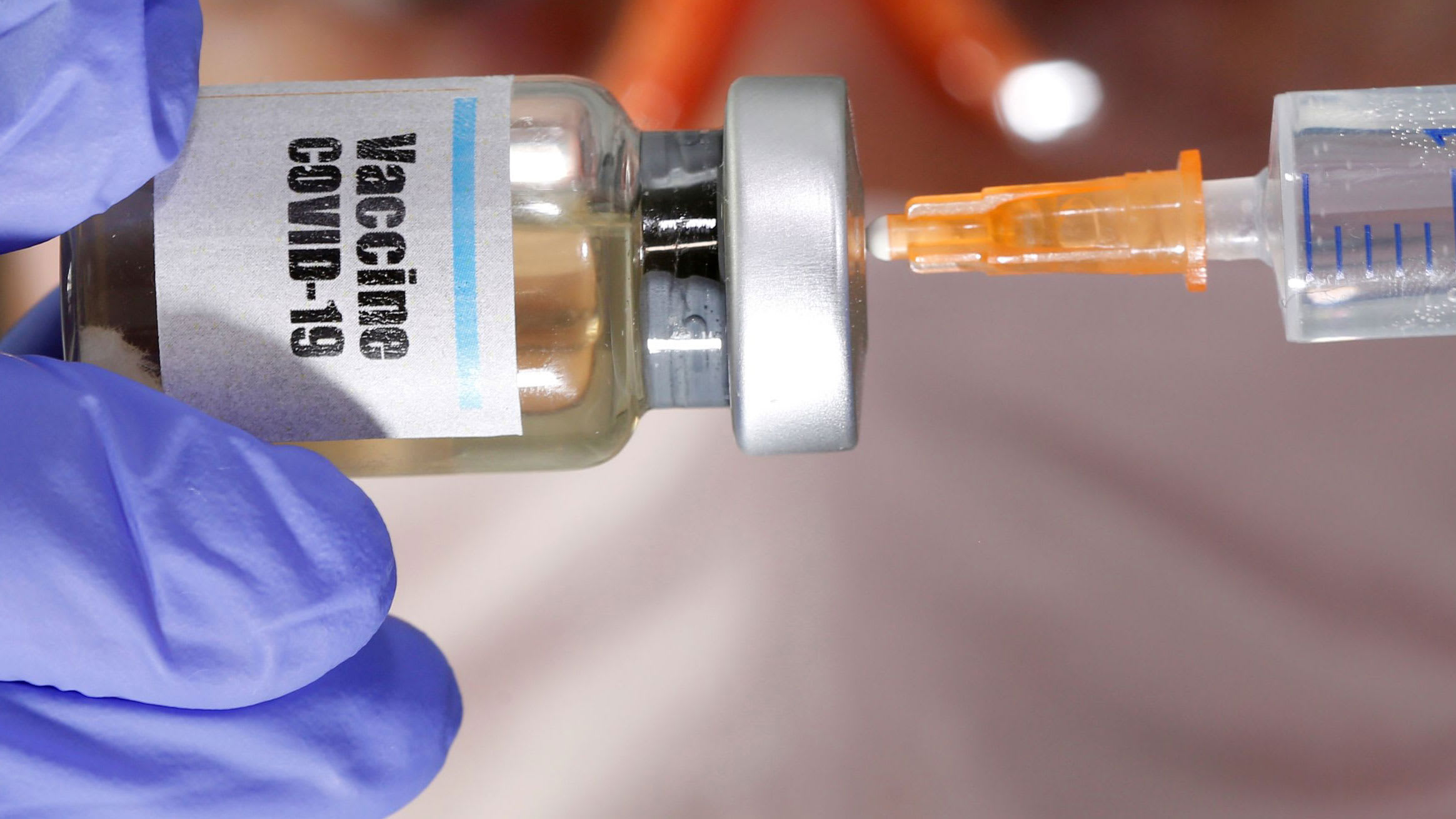 Вакцина от коронавируса: есть две плохие новости
