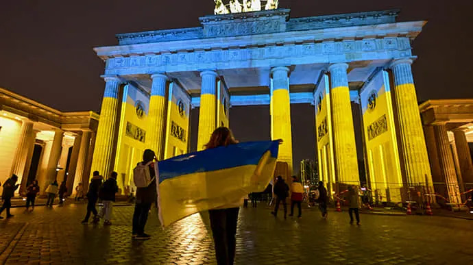 Почему большинство немцев выступает за прекращение выплат украинским беженцам? Почему большинство немцев выступает за прекращение выплат украинским беженцам?