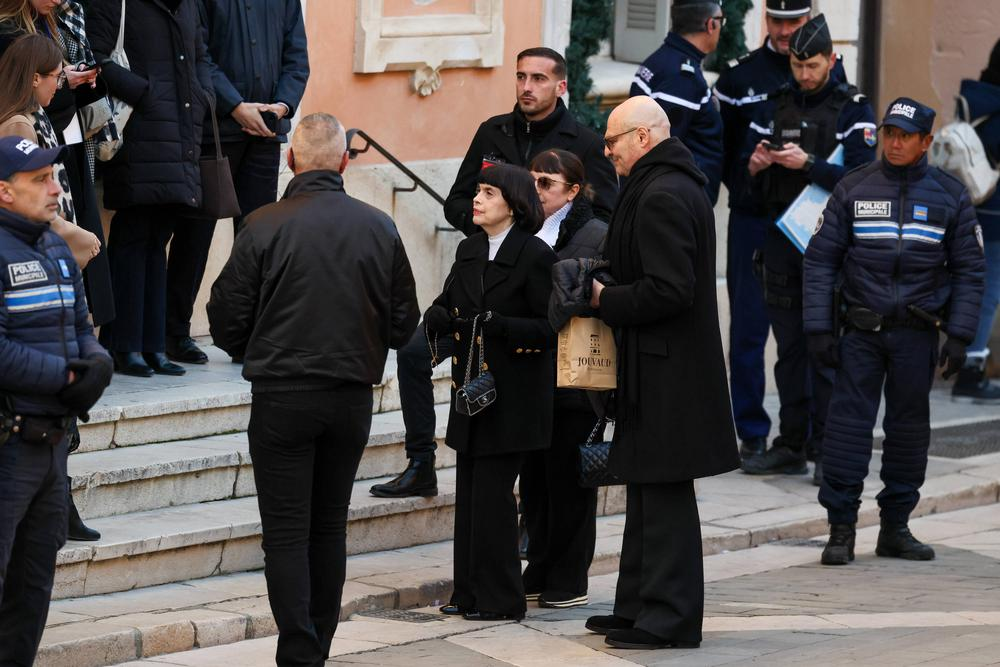 Брижит Бардо поховали у плетеній труні на цвинтарі з видом на Середземне море Брижит Бардо поховали у плетеній труні на цвинтарі з видом на Середземне море. Фото