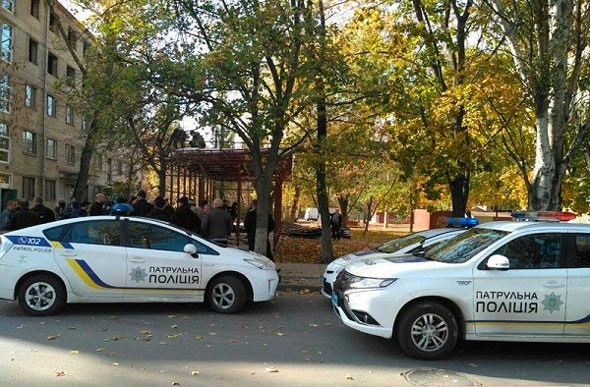 Захоплювачі землі у Миколаєві вже нападають з кувалдами та намагаються пограбувати антикорупційних активістів