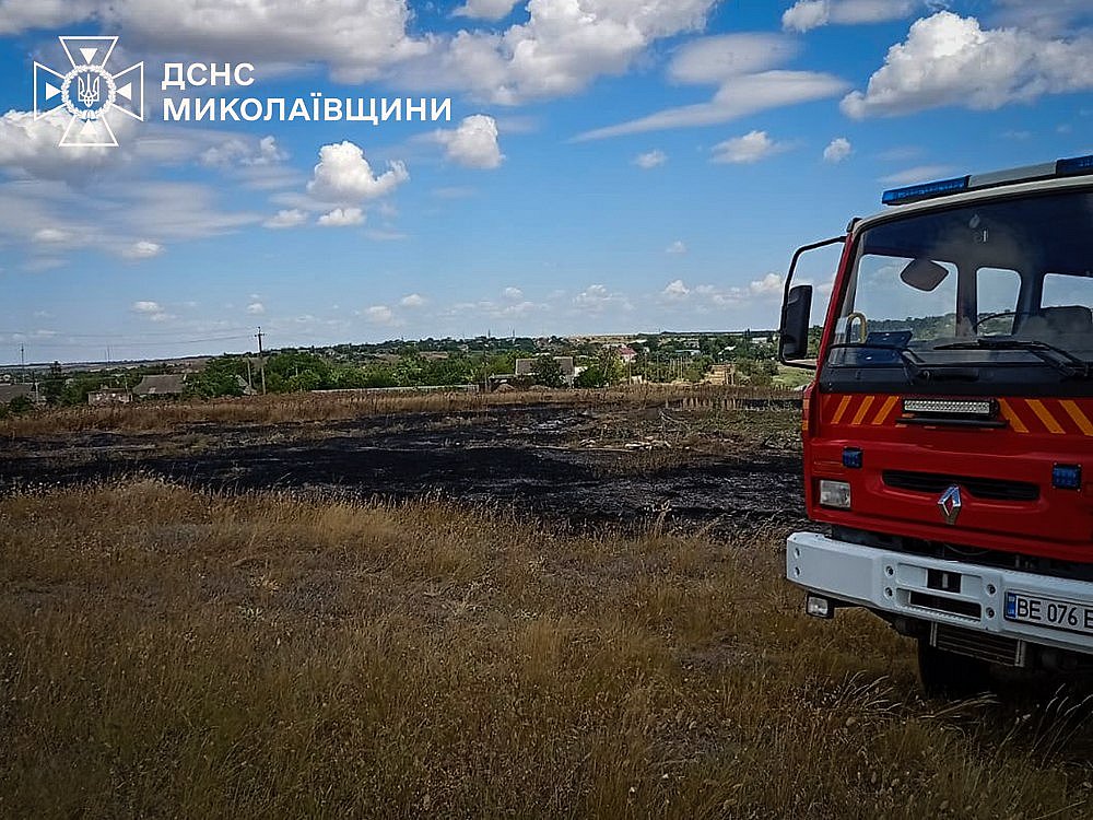 На Миколаївщині 14 пожеж за добу: знищено поле з урожаєм