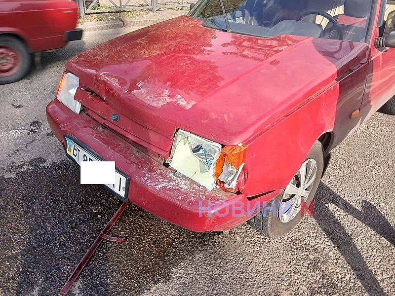 На проспекте в Николаеве ЗАЗ врезался в Hyundai: движение затруднено На проспекте в Николаеве ЗАЗ врезался в Hyundai: движение затруднено