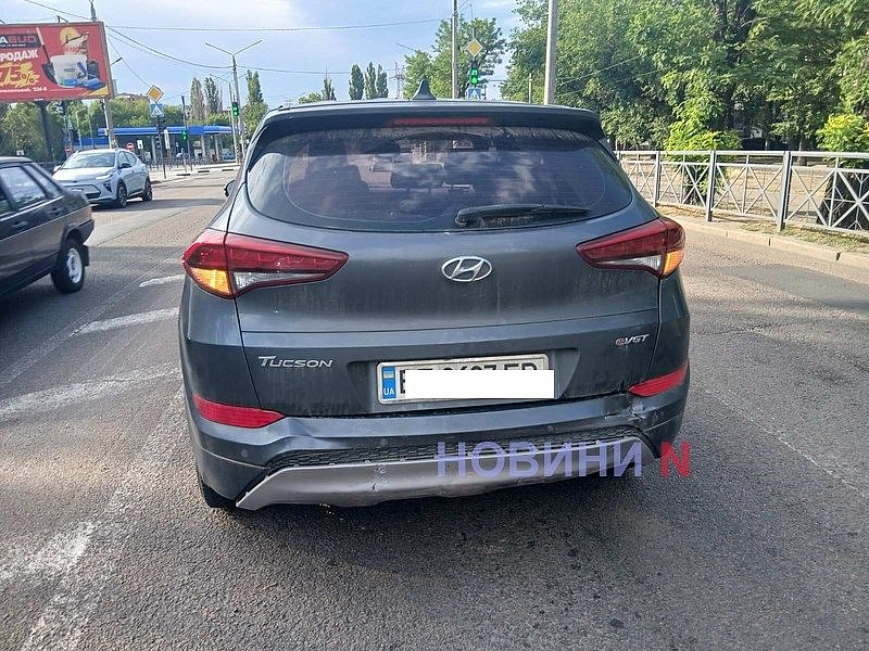 На проспекте в Николаеве ЗАЗ врезался в Hyundai: движение затруднено На проспекте в Николаеве ЗАЗ врезался в Hyundai: движение затруднено