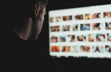 Рада поддержала закон о декриминализации порноконтента между взрослыми Рада поддержала закон о декриминализации порноконтента между взрослыми
