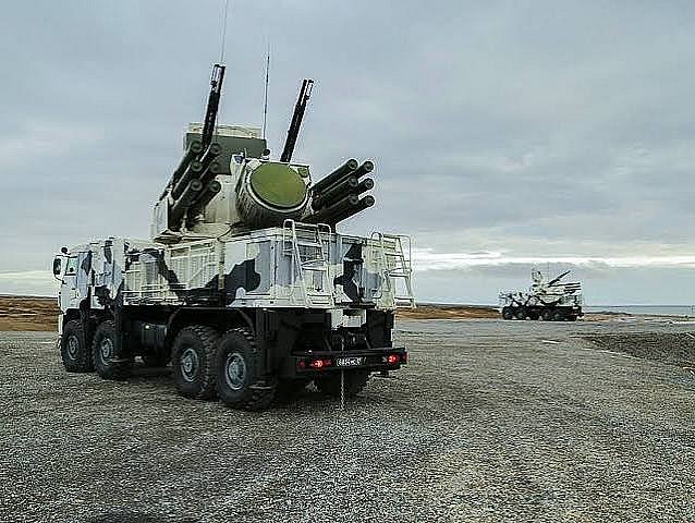 Россия перебросила системы ПВО с Арктики к объектам внутри страны (фото) Россия перебросила системы ПВО с Арктики к объектам внутри страны (фото)