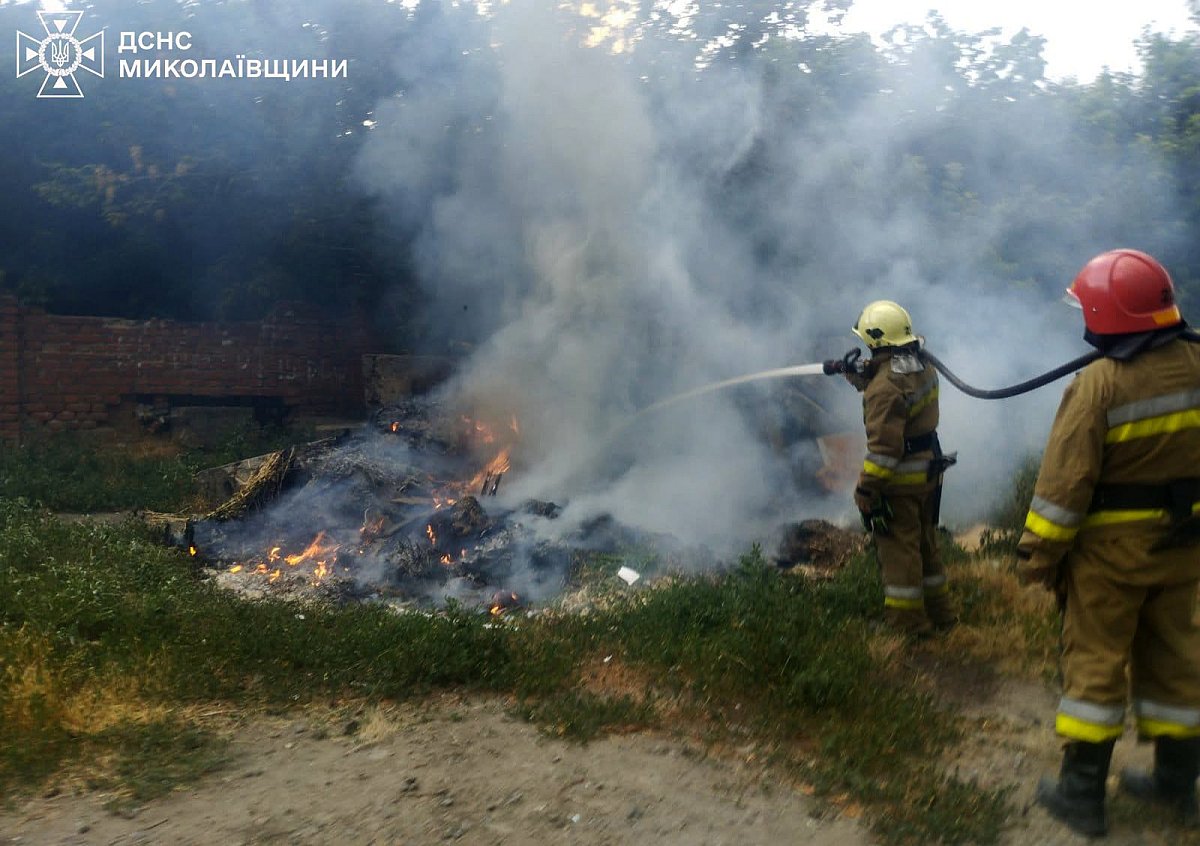На Миколаївщині за добу сталося 11 пожеж: постраждали житловий сектор та поля з пшеницею На Миколаївщині за добу сталося 11 пожеж: постраждали житловий сектор та поля з пшеницею