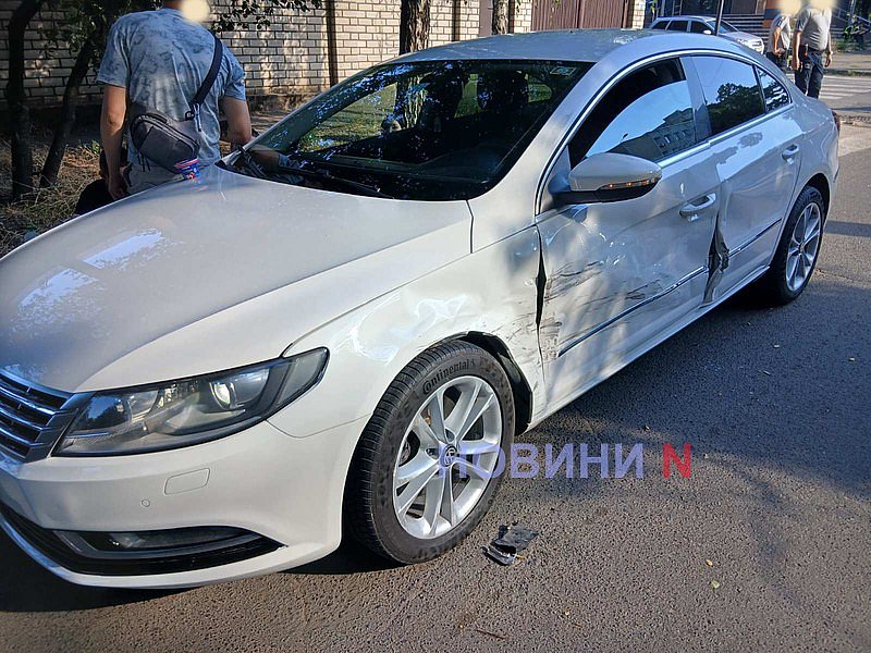 Такси и Volkswagen столкнулись в Николаеве Такси и Volkswagen столкнулись в Николаеве