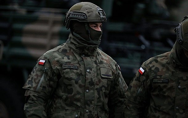 Польша готовится к "предвоенному режиму" Польша готовится к "предвоенному режиму"