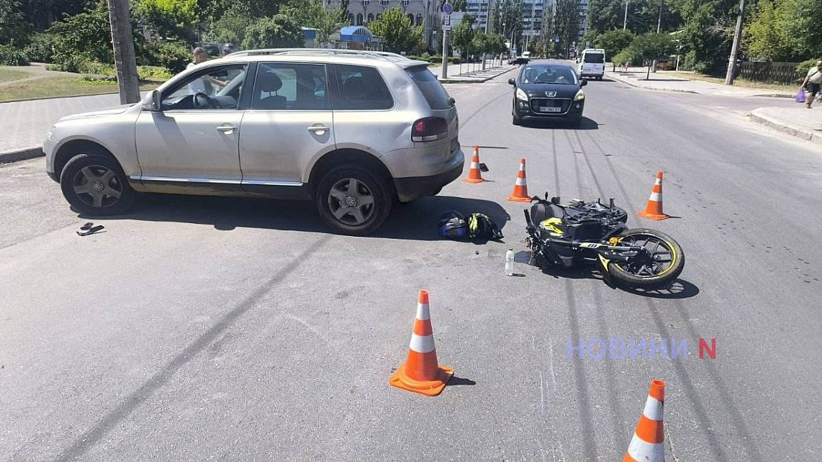 В Николаеве «Туарег» сбил несовершеннолетнего мотоциклиста - пострадавший травмирован В Николаеве «Туарег» сбил несовершеннолетнего мотоциклиста - пострадавший травмирован