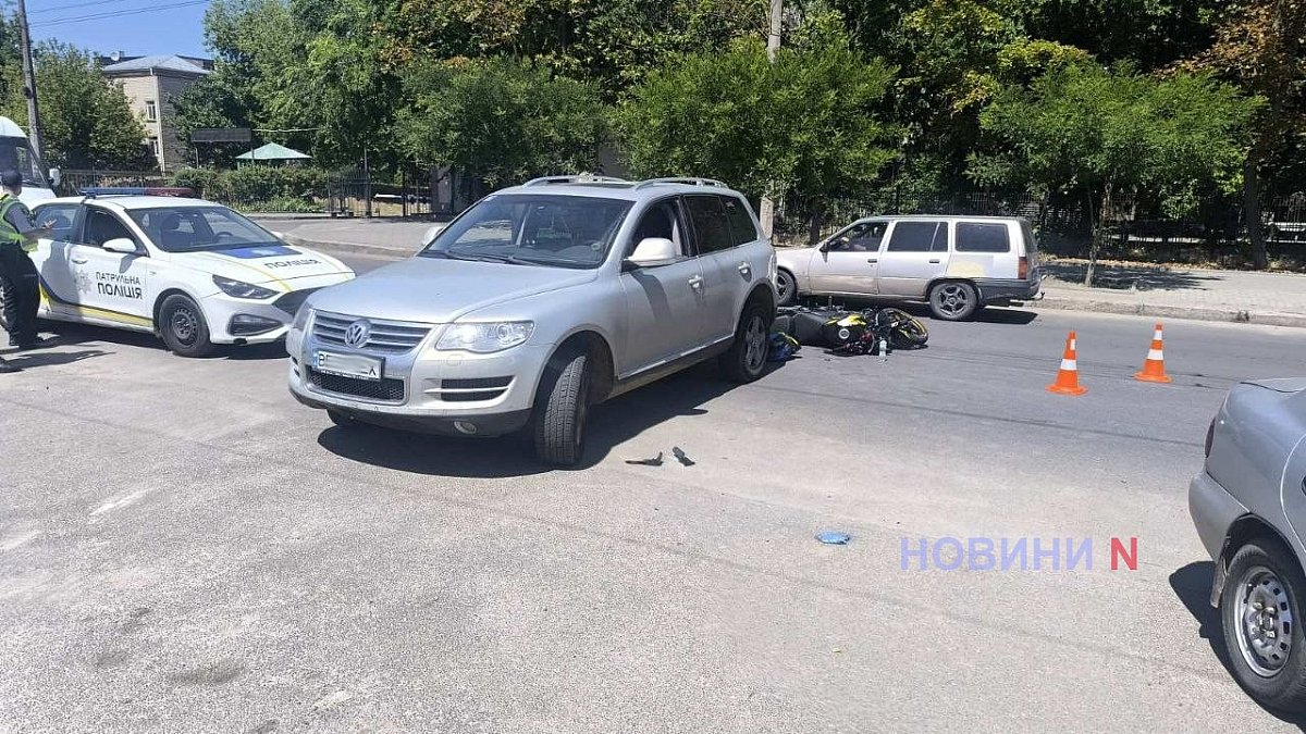 В Николаеве «Туарег» сбил несовершеннолетнего мотоциклиста - пострадавший травмирован В Николаеве «Туарег» сбил несовершеннолетнего мотоциклиста - пострадавший травмирован