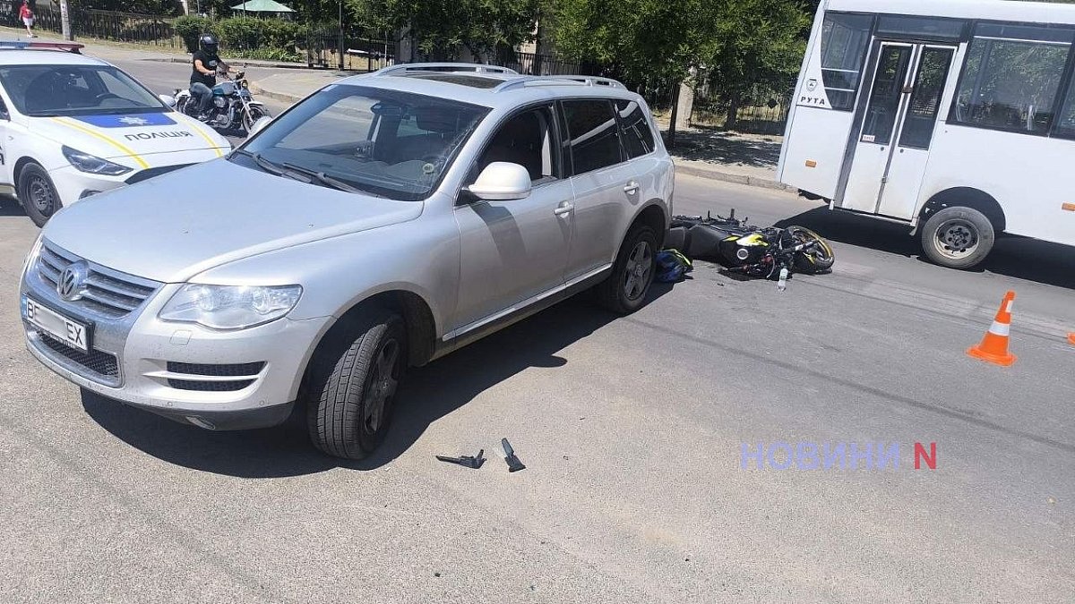 В Николаеве «Туарег» сбил несовершеннолетнего мотоциклиста - пострадавший травмирован В Николаеве «Туарег» сбил несовершеннолетнего мотоциклиста - пострадавший травмирован