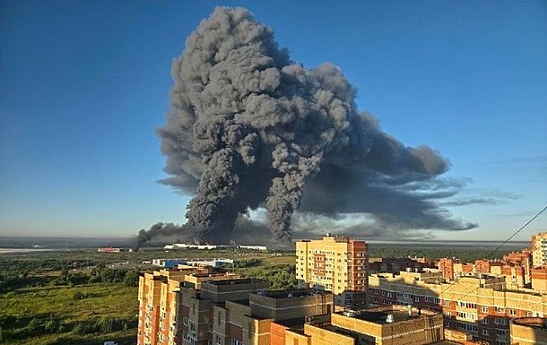 Украинские дроны поразили логистические объекты в России и Крыму, - Зеленский Украинские дроны поразили логистические объекты в России и Крыму, - Зеленский
