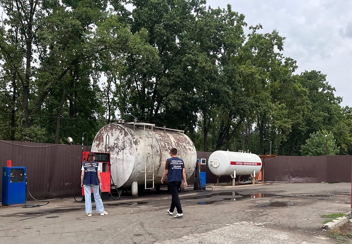В Николаеве выявили нелегальную продажу топлива В Николаеве выявили нелегальную продажу топлива