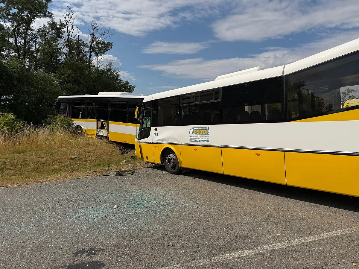 В Чехии в ДТП с участием двух автобусов пострадали гражданки Украины В Чехии в ДТП с участием двух автобусов пострадали гражданки Украины