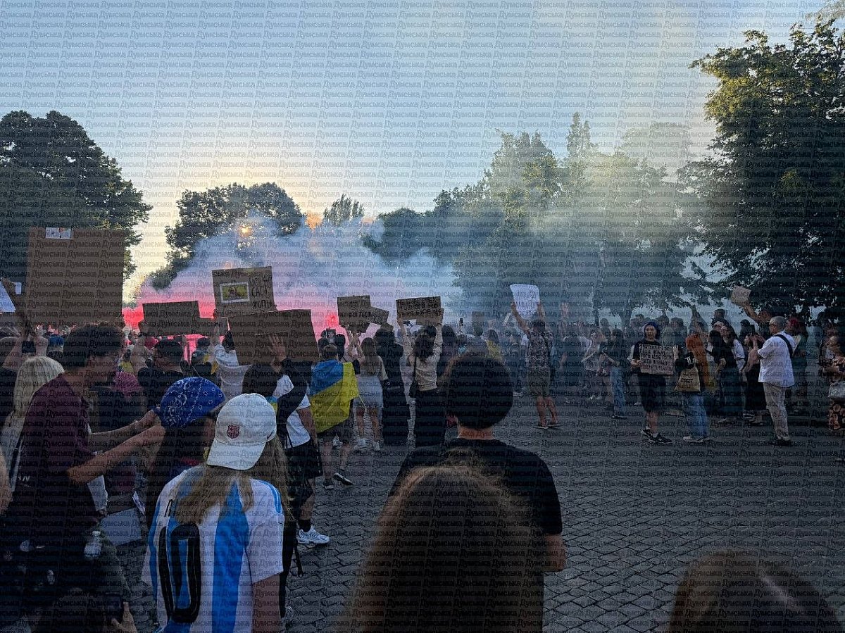 Третий день протестов: в Украине продолжаются акции, Федоров впервые прокомментировал митинги Третий день протестов: в Украине продолжаются акции, Федоров впервые прокомментировал митинги