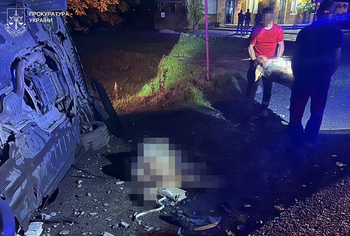 Отпраздновали день рождения: ночью в смертельном ДТП погибли трое подростков, еще двое пострадали Отпраздновали день рождения: ночью в смертельном ДТП погибли трое подростков, еще двое пострадали
