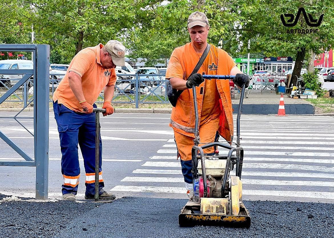 В Николаеве обустроили новый безбарьерный пешеходный переход В Николаеве обустроили новый безбарьерный пешеходный переход
