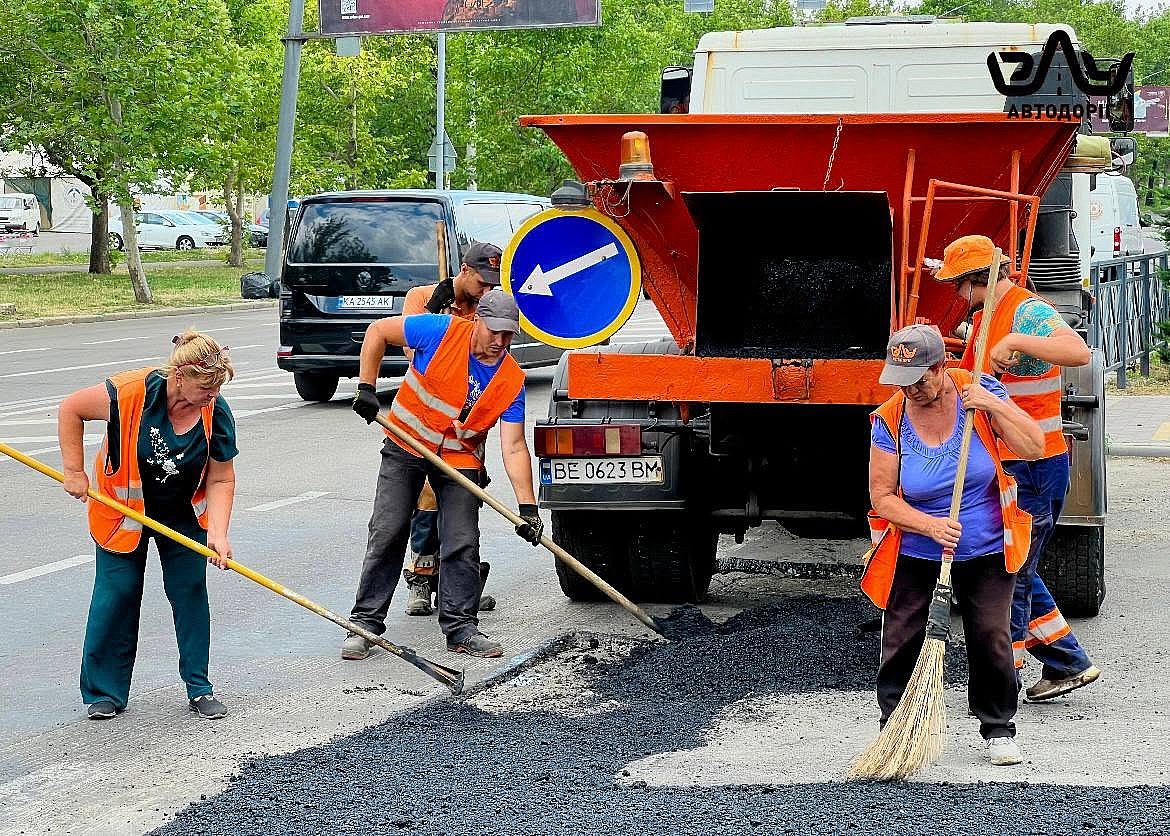 В Николаеве обустроили новый безбарьерный пешеходный переход В Николаеве обустроили новый безбарьерный пешеходный переход