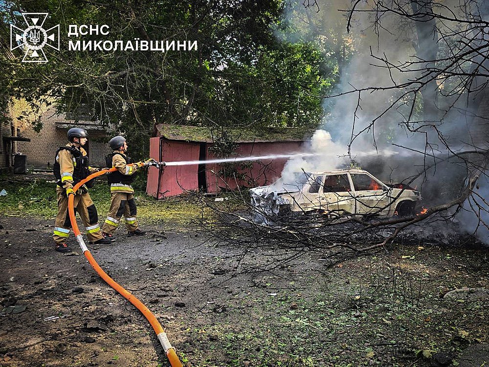 Атака на Очаків із постраждалою: з'явилися фото з місця удару Атака на Очаків із постраждалою: з'явилися фото з місця удару