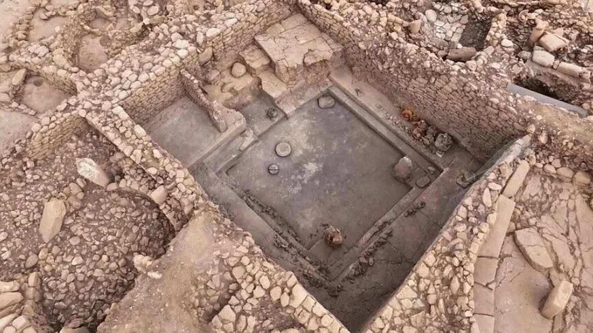 Археологи готовятся открыть запечатанную камеру в Карахантепе Археологи готовятся открыть запечатанную камеру в Карахантепе