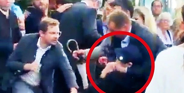 В Баварии мужчина бросил помидор в премьер‑министра (фото) В Баварии мужчина бросил помидор в премьер‑министра (фото)
