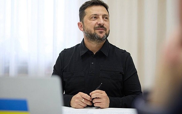 Зеленский провел разговор с новым премьером Великобритании Зеленский провел разговор с новым премьером Великобритании