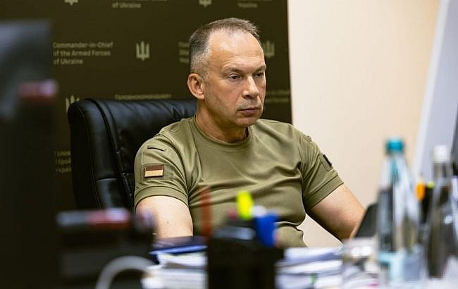 Зеленский рассматривает возможность увольнения главнокомандующего ВСУ, - Bloomberg Зеленский рассматривает возможность увольнения главнокомандующего ВСУ, - Bloomberg