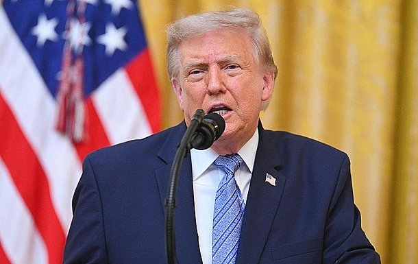 Трамп ввел 50% пошлины на товары из Канады Трамп ввел 50% пошлины на товары из Канады