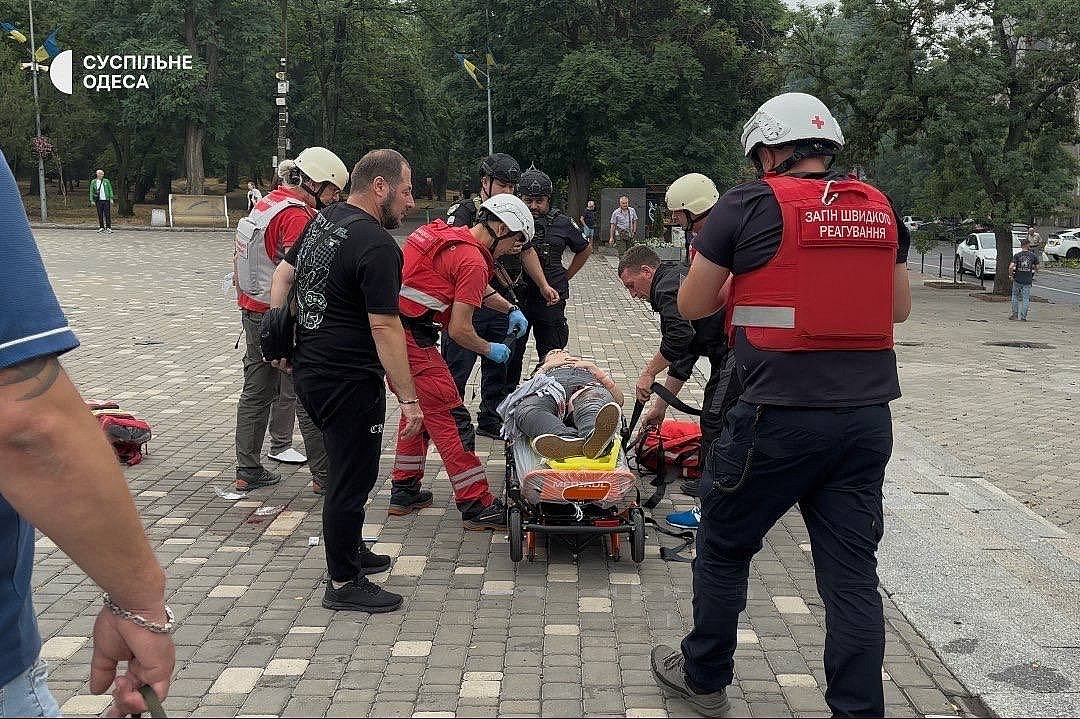 В центре Одессы после российского удара поврежден жилой дом и есть раненые. ОБНОВЛЕНО В центре Одессы после российского удара поврежден жилой дом и есть раненые. ОБНОВЛЕНО