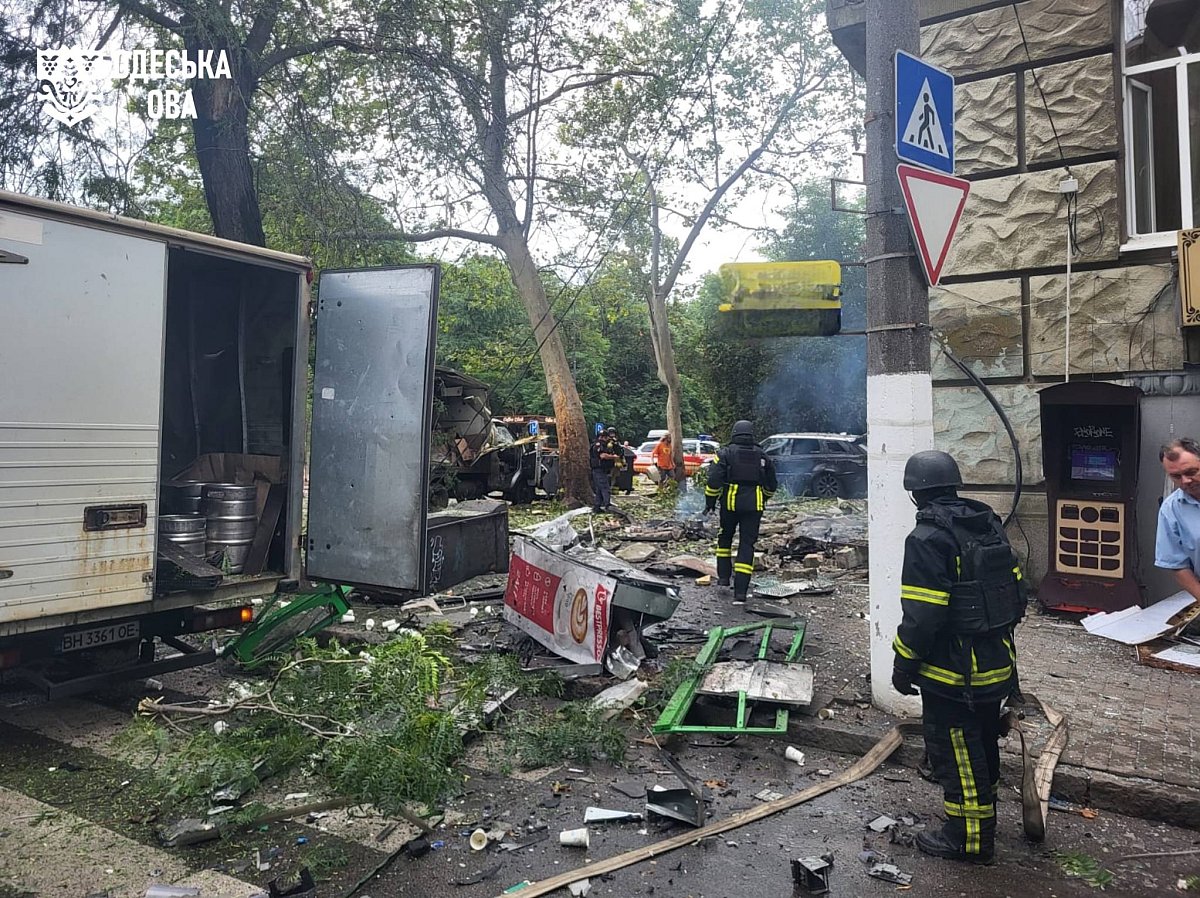 В центре Одессы после российского удара поврежден жилой дом и есть раненые. ОБНОВЛЕНО В центре Одессы после российского удара поврежден жилой дом и есть раненые. ОБНОВЛЕНО