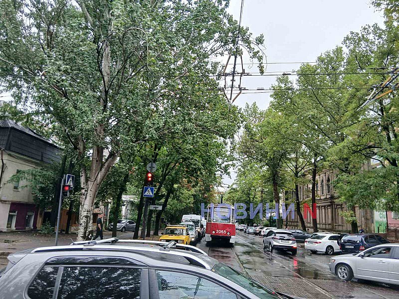 ВАЗ та Volkswagen зіткнулися в центрі Миколаєва: рух утруднений ВАЗ та Volkswagen зіткнулися в центрі Миколаєва: рух утруднений