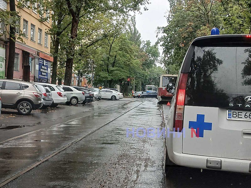ВАЗ та Volkswagen зіткнулися в центрі Миколаєва: рух утруднений ВАЗ та Volkswagen зіткнулися в центрі Миколаєва: рух утруднений