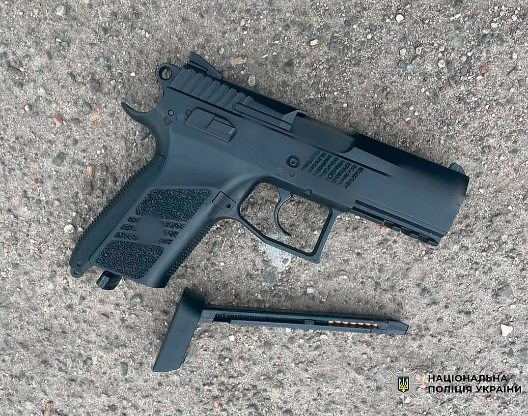 В столичном супермаркете пьяный мужчина устроил стрельбу, - полиция В столичном супермаркете пьяный мужчина устроил стрельбу, - полиция