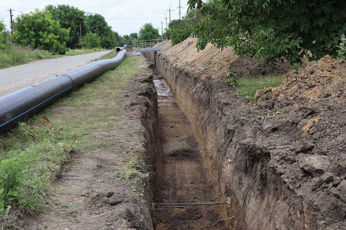 Новий водопровід для Первомайська: роботи йдуть одразу на кількох ділянках (фото) Новий водопровід для Первомайська: роботи йдуть одразу на кількох ділянках (фото)