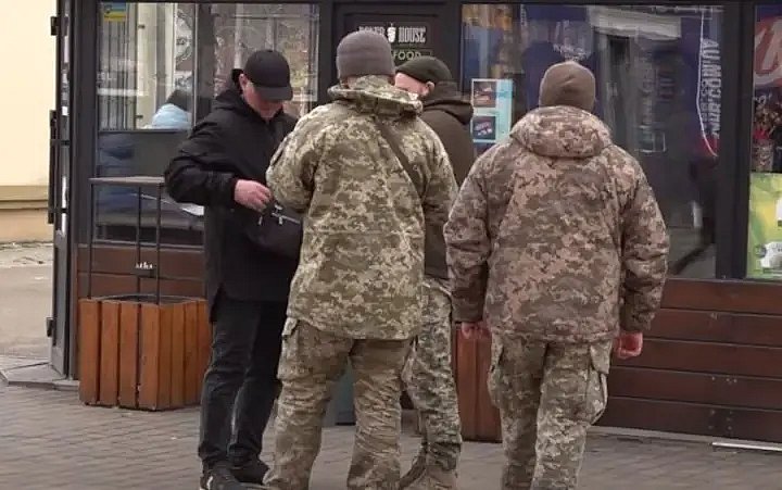 Более половины сотрудников ТЦК не воевала, – нардеп Более половины сотрудников ТЦК не воевала, – нардеп