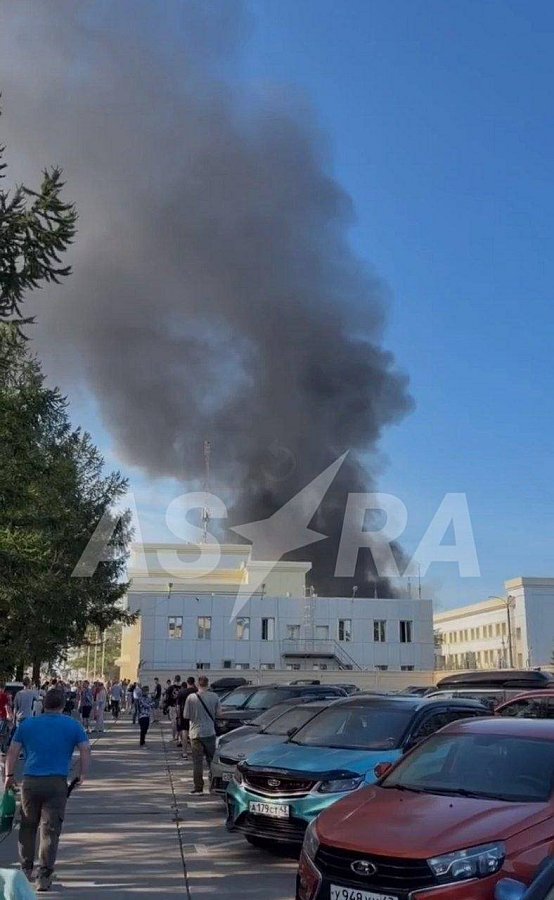 У Кірові після ракетного удару спалахнув завод «АВІТЕК» У Кірові після ракетного удару спалахнув завод «АВІТЕК»