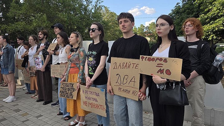 В Николаеве девятый день подряд митингуют против указов Зеленского В Николаеве девятый день подряд митингуют против указов Зеленского