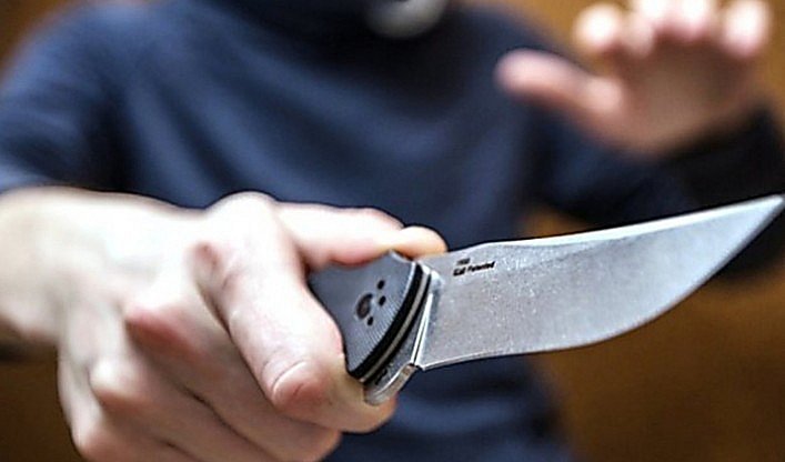 В Киеве 19-летний парень устроил поножовщину во время драки: есть трое пострадавших В Киеве 19-летний парень устроил поножовщину во время драки: есть трое пострадавших